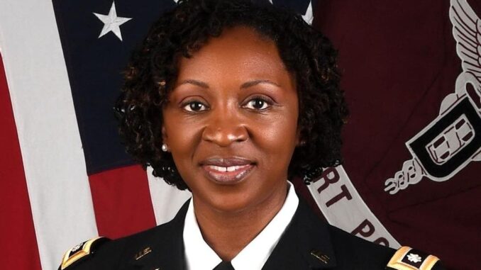 feat_cef44263-33ef-4371-8f0a-cbf2cfec5a6e Col. Anita Kimbrough credits her family and community for her continued success. (Courtesy of Anita Kimbrough)