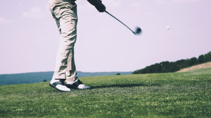 06b8c9ec-fbca-4ed6-af43-e2ebd6fabee5 strongPlaying golf may be more beneficial to seniors' health than fashionable nordic walking. PHOTO BY MARKUS SPISKE/PEXELS/strong