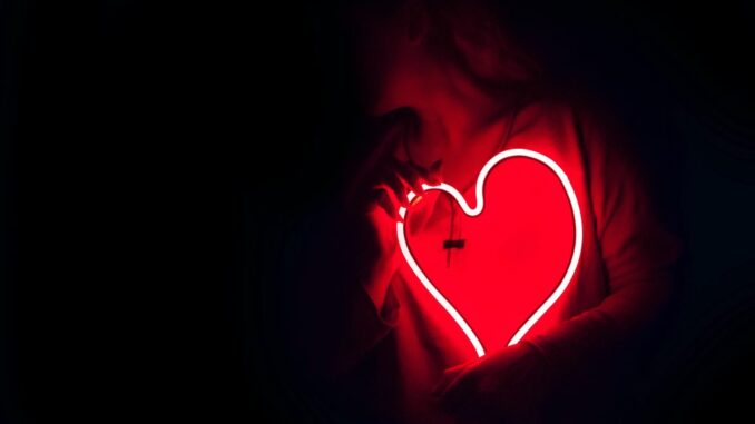 a166b720-1212-415e-9f2a-53dd03ba7e54 A man holding a hearth over his chest. A new study found that people with problems with the health of the heart shouldn't ignore that pertains to habits. DESIGNECOLOGIST/SWNS TALKER