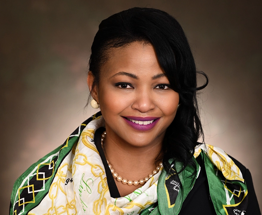 The Impact of Reflective Journaling on Minority Students in Communication Courses